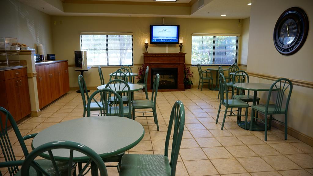Wesley Inn Wichita Buitenkant foto