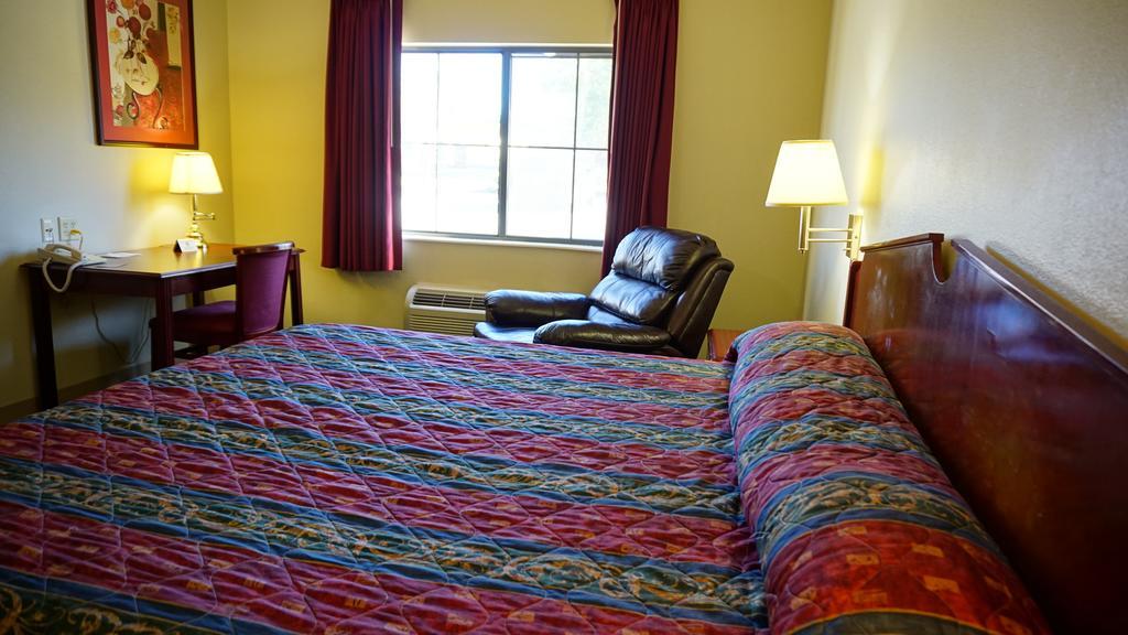 Wesley Inn Wichita Buitenkant foto