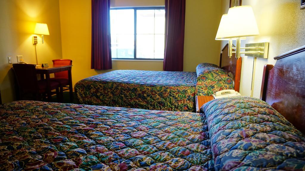 Wesley Inn Wichita Buitenkant foto