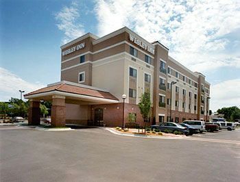 Wesley Inn Wichita Buitenkant foto